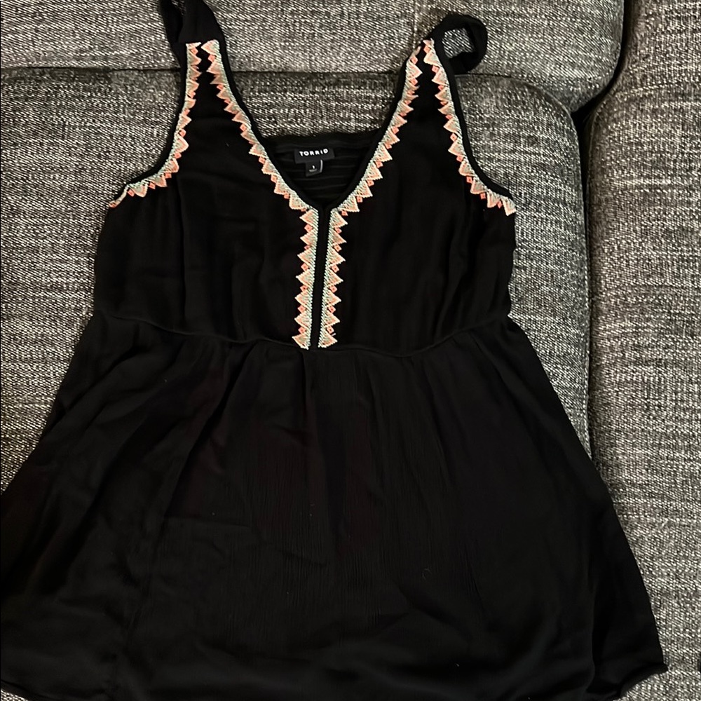 torrid Black V-Neck Sleeveless Embroidered Camisole